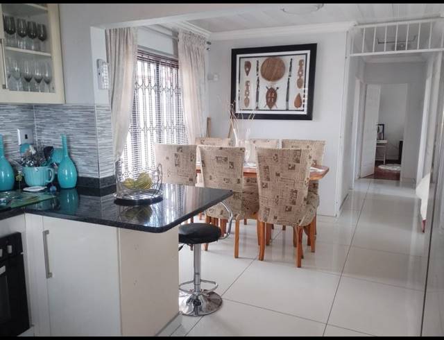 3 BEDROOM HOUSE FOR SALE IN ZAKARIYYA PARK